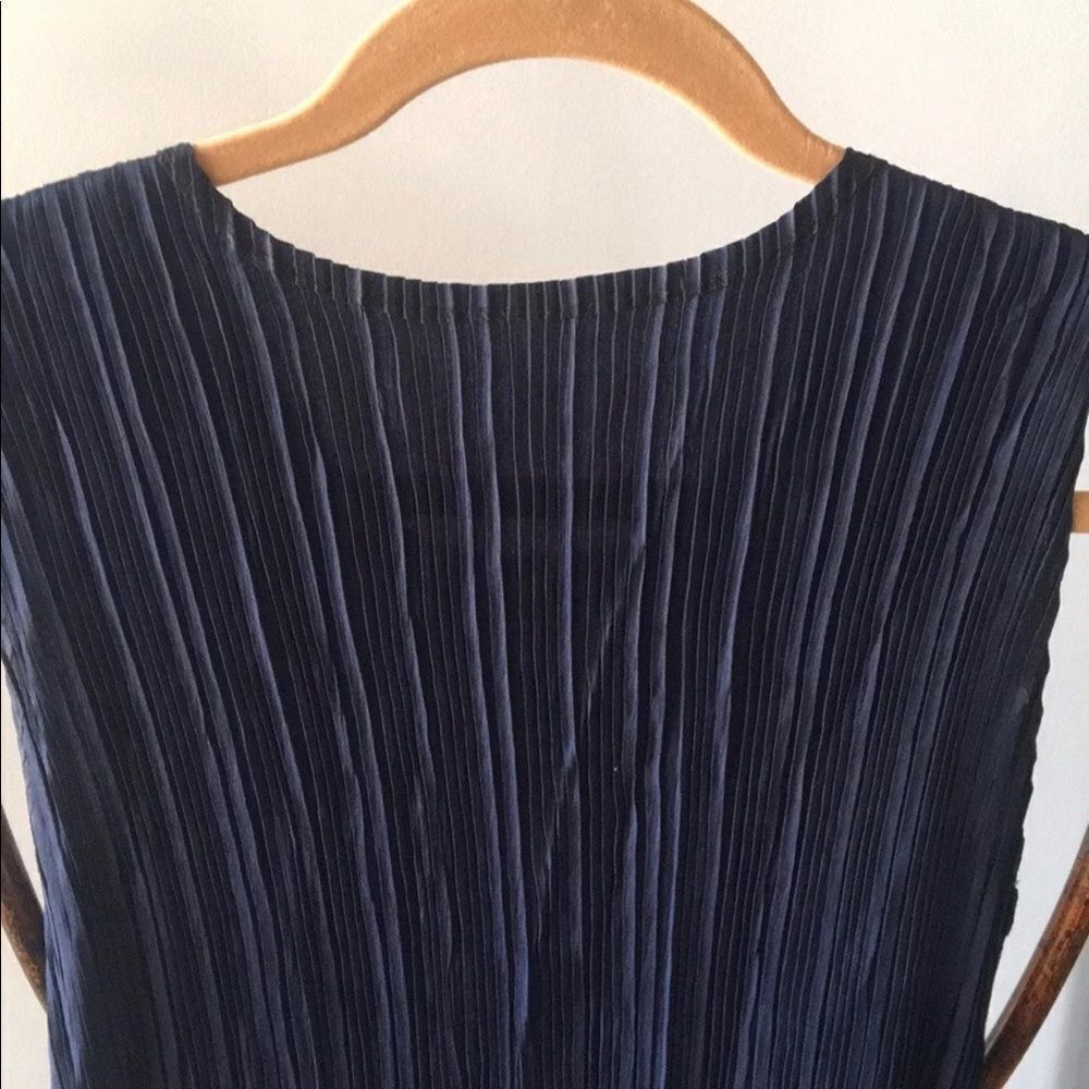 No Wrinkle Navy Blue Dress - Picture 11 of 13